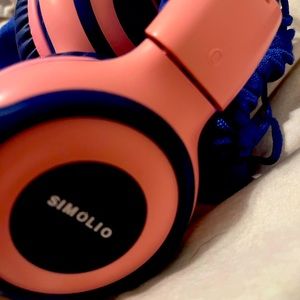 Collapsible headphones with wire